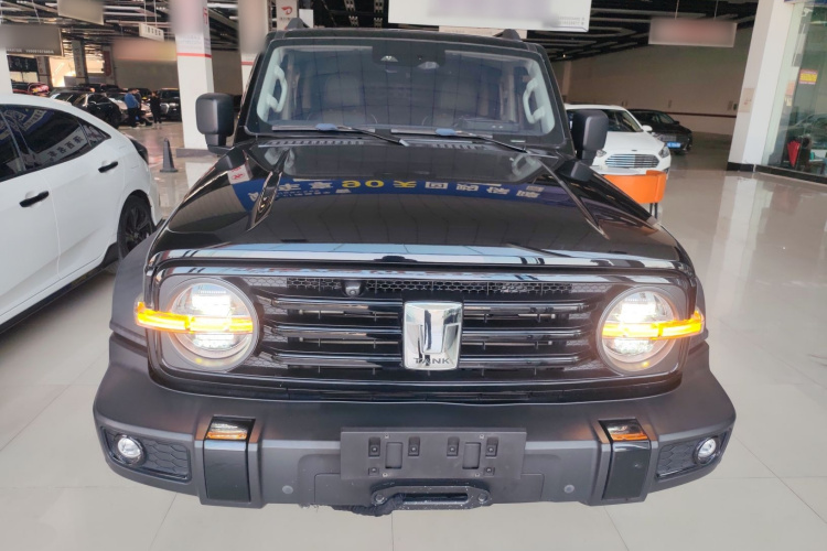 坦克300 2021款 越野版 2.0T 征服者车身外观2