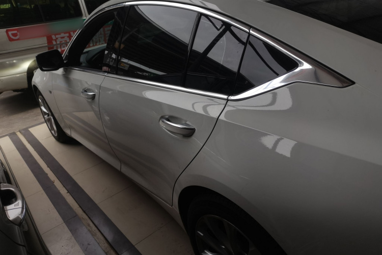 凯迪拉克CT5 2022款 28T 豪华型（标准版）车身外观4