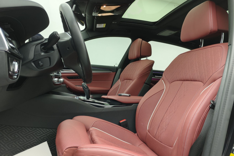 宝马5系新能源 2021款 535Le 先锋版M运动套装中控内饰7001