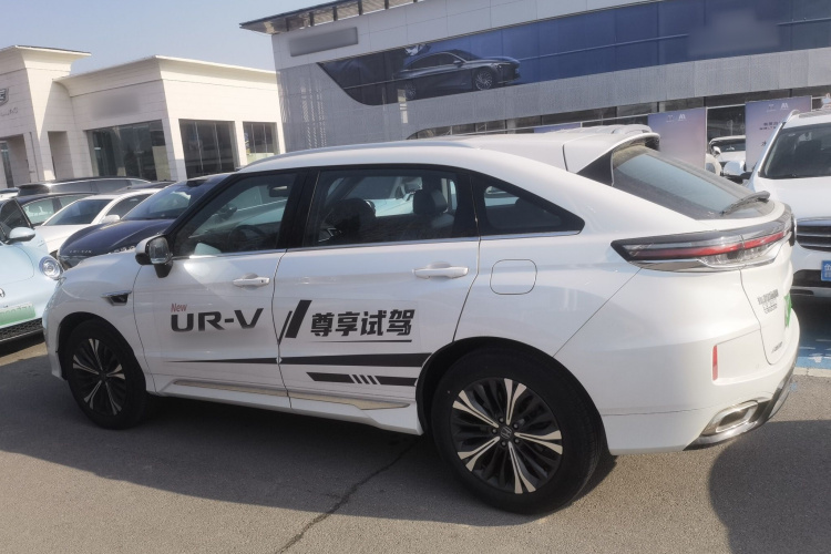 本田UR-V 2020款 370TURBO 四驱尊耀版车身外观4