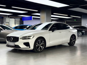 沃尔沃S60 2023款 B4 智远运动版