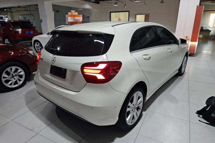 奔驰A级(进口) 2018款 A 200 动感型车身外观6005