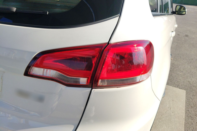 众泰 大迈X5 2017款 超值版 1.6L 手动时尚型车身外观9