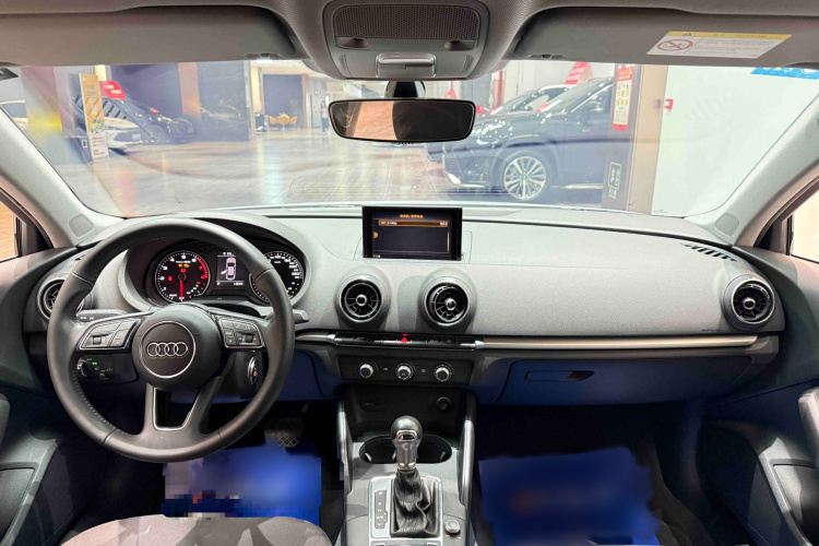 奥迪A3 2018款 30周年年型 Limousine 35 TFSI 进取型局部细节9001