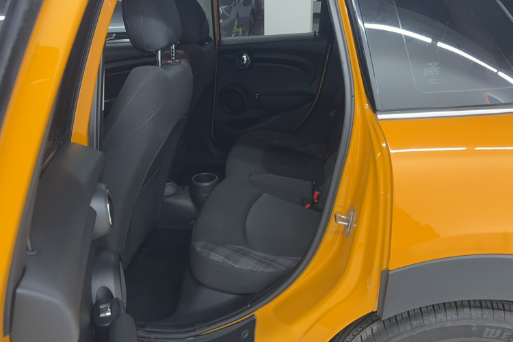 MINI 2015款 1.5T COOPER Fun 五门版中控内饰7001