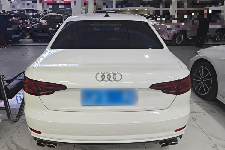 奥迪A4L 2018款 30周年年型 40 TFSI 进取型车身外观6