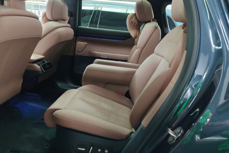 蔚来ES8 2024款 75kWh中控内饰7004