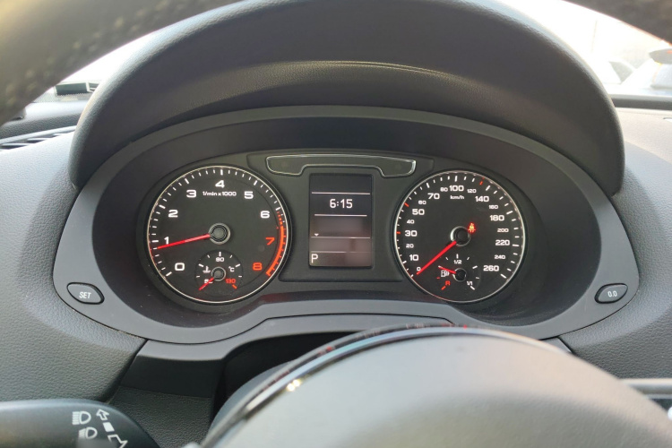 奥迪Q3 2018款 30周年年型 35 TFSI 运动型局部细节14