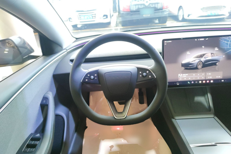 特斯拉 Model 3 2025款 后轮驱动版中控内饰13