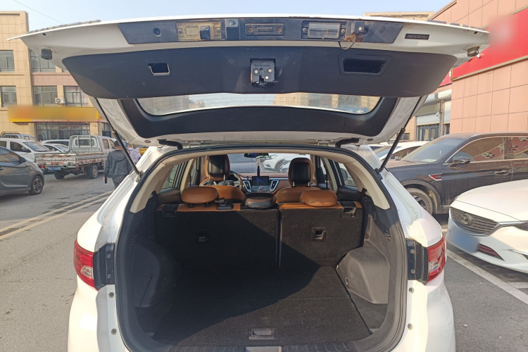 东南DX7 2017款 1.5T 手动凯旋版机舱底盘23