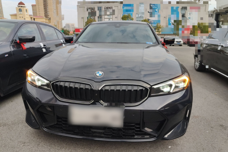 宝马3系 2025款 330Li M运动曜夜套装车身外观2