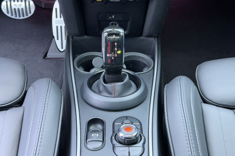 MINI Countryman 2020款 2.0T COOPER S ALL4 极地版局部细节18