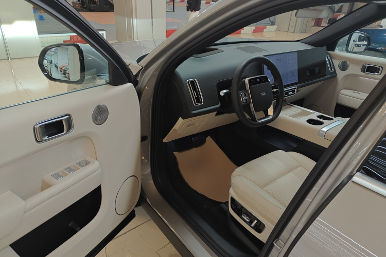 理想汽车 理想L7 2024款 Ultra中控内饰7003
