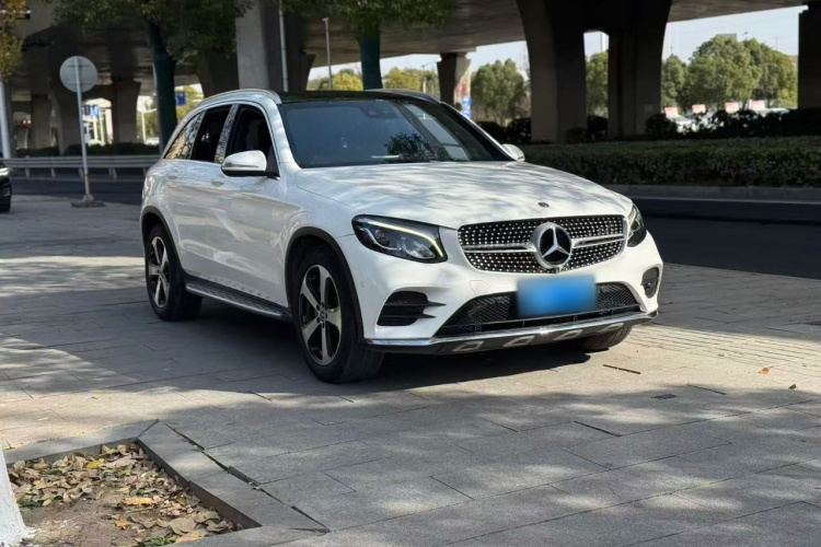 奔驰GLC 2018款 GLC 260 4MATIC 豪华型车身外观3
