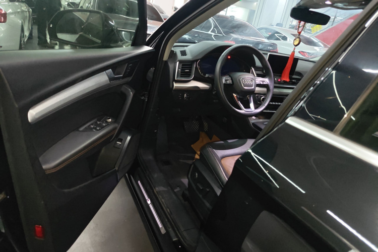奥迪Q5L 2020款 改款 40 TFSI 荣享时尚型中控内饰7003