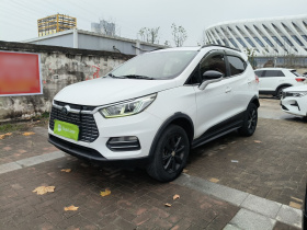 比亚迪 元新能源 2018款 EV360 智联炫酷型