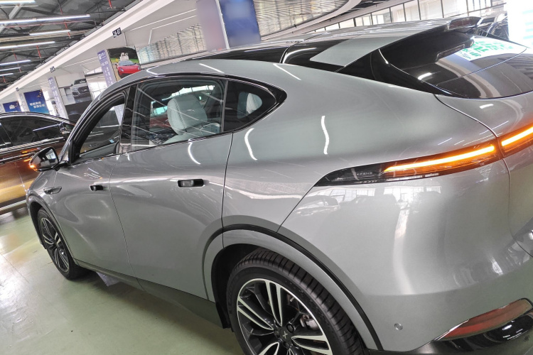 小鹏G6 2023款 580 长续航 Max车身外观4