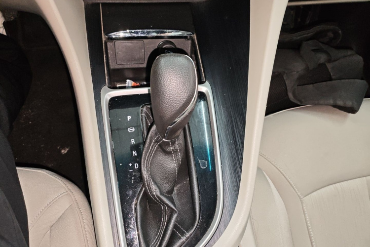 别克GL6 2018款 18T 6座精英型局部细节18