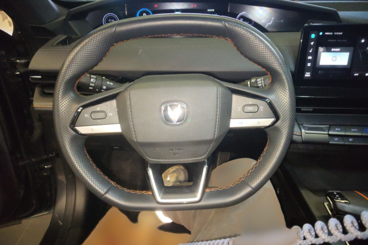 长安UNI-V 智电iDD 2023款  智电iDD 1.5T 113km智趣型（飞快版）局部细节13