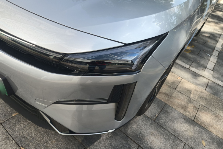 吉利银河 银河L6 2025款 EM-i 140km 星舰版局部细节36