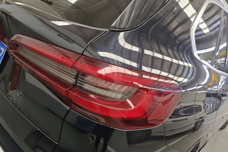 宝马X5 2022款 改款 xDrive 30Li 尊享型M运动套装车身外观6006