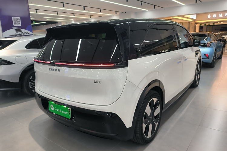 极氪MIX 2025款 长续航智驾版车身外观7