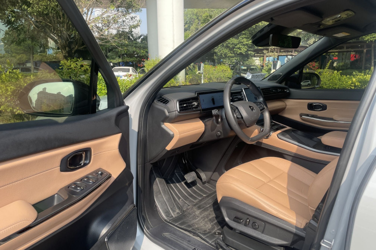 蔚来ES8 2022款 75kWh 六座版中控内饰7001
