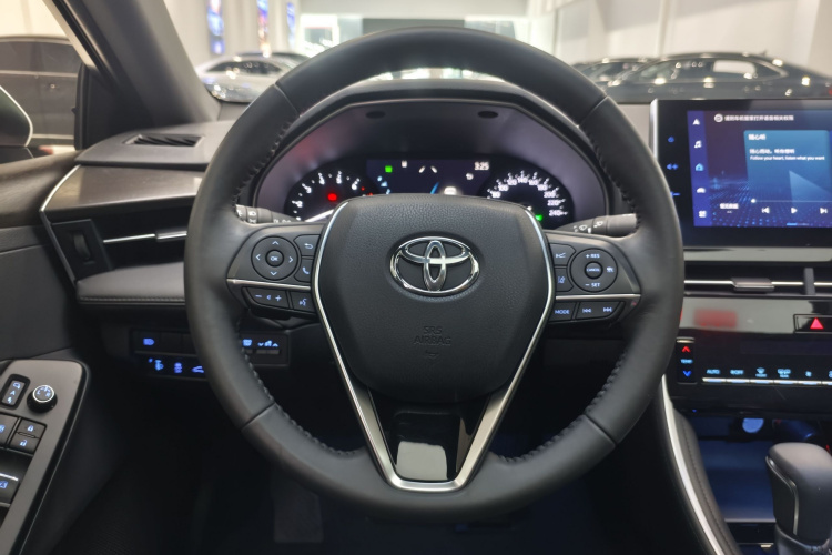 丰田 亚洲龙 2023款 2.5L 豪华版中控内饰7002