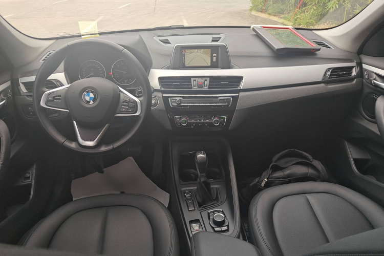 宝马X1 2016款 sDrive18Li 尊享型中控内饰12