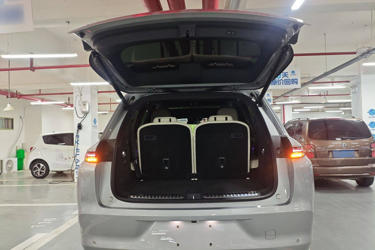 理想汽车 理想L8 2023款 Pro局部细节23