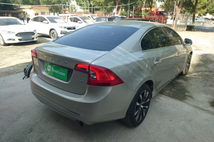 沃尔沃S60 2019款 S60L 改款 T5 智进进阶版车身外观7