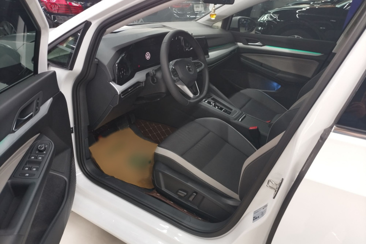 大众 高尔夫 2023款 改款 280TSI DSG Pro中控内饰7004