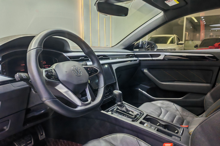 一汽-大众CC 2021款 380TSI 夺目版30周年纪念版中控内饰7001