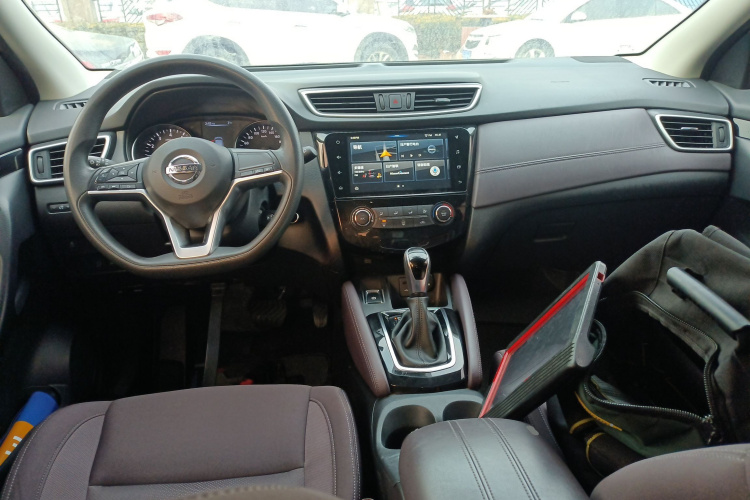 日产 逍客 2019款 2.0L CVT智享版中控内饰12