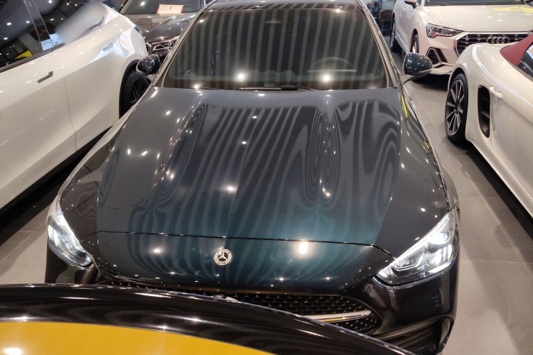 奔驰C级 2024款 改款 C 260 L 运动版车身外观2