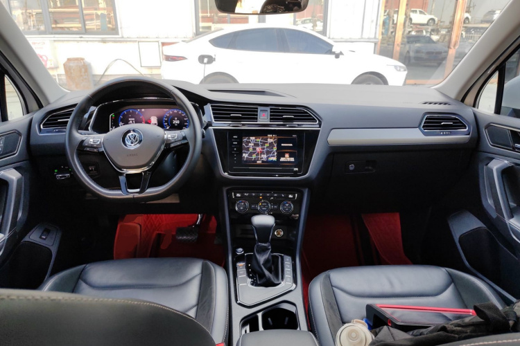 大众 途观L 2020款 330TSI 自动两驱智动豪华版 国VI中控内饰12