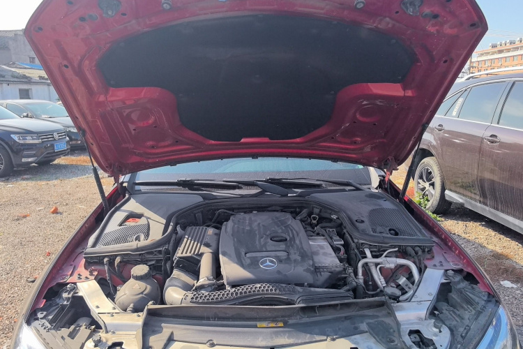 奔驰E级 2016款 E 200 L 运动型机舱底盘24