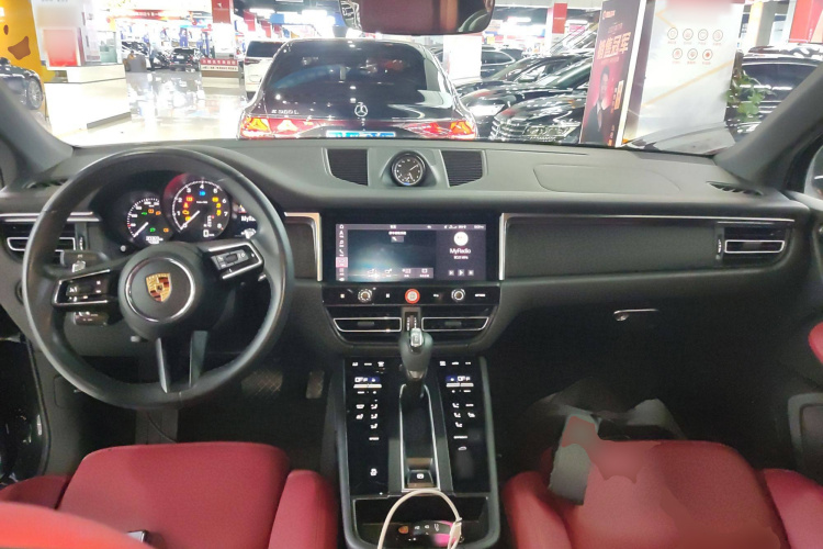保时捷 2022款 Macan 2.0T中控内饰7002