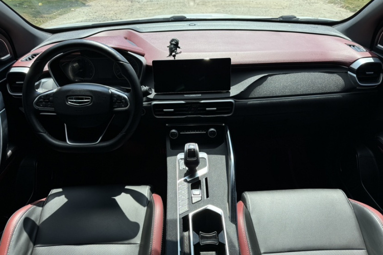 吉利汽车 缤越 2020款 PRO 260T DCT骑士中控内饰7003