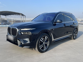 宝马X7 2023款 xDrive40i 尊享型M运动套装