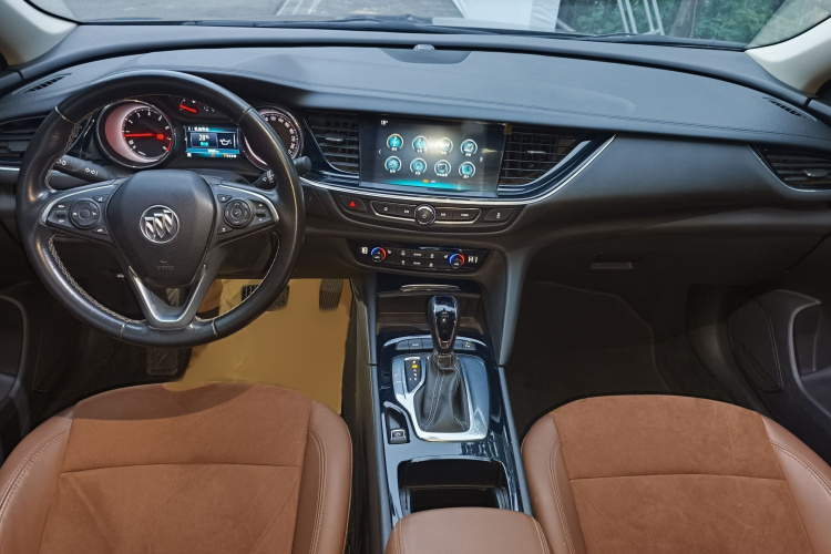 别克 君威 2019款 20T 精英型 国V中控内饰7002