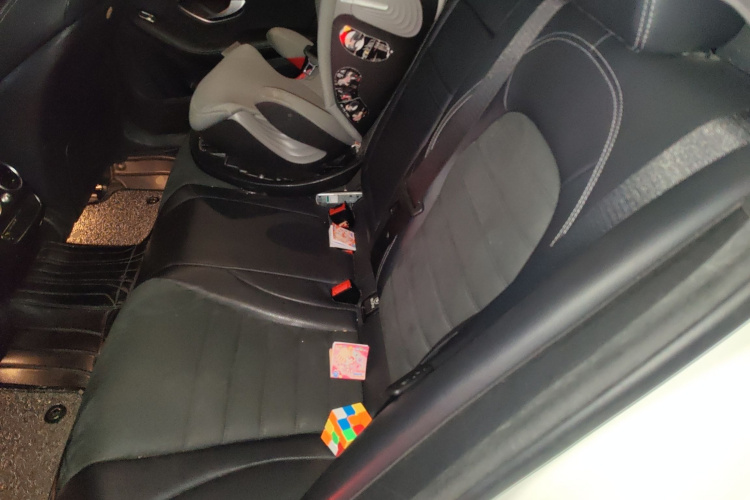 奔驰C级 2019款 C 260 运动版中控内饰21