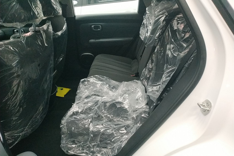 埃安 AION UT 2025款 330星辉版中控内饰7004