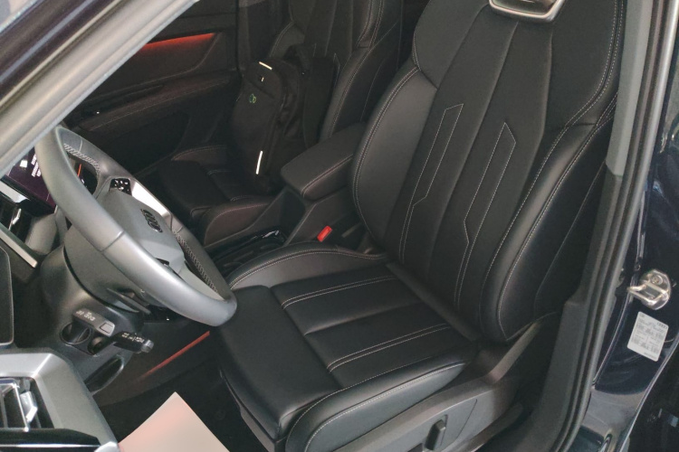 奥迪Q4 e-tron 2024款 40 e-tron 创行版中控内饰19