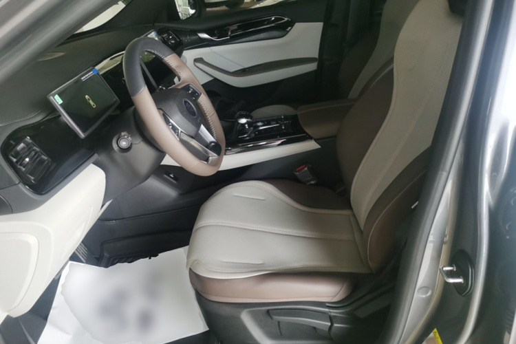 比亚迪 秦PLUS 2024款 荣耀版 DM-i 55KM领先型中控内饰19