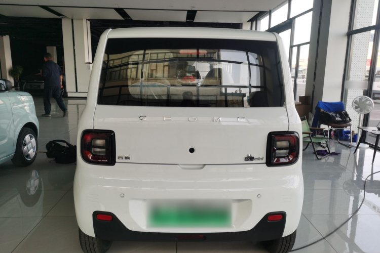 吉利银河 2024款 熊猫mini 200km 耐力熊车身外观6