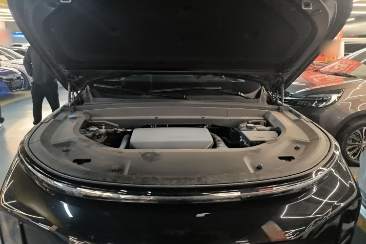 理想汽车 理想L8 2024款 Pro机舱底盘24