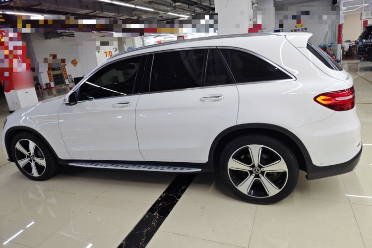 奔驰GLC 2019款 改款 GLC 300 L 4MATIC 动感型车身外观4