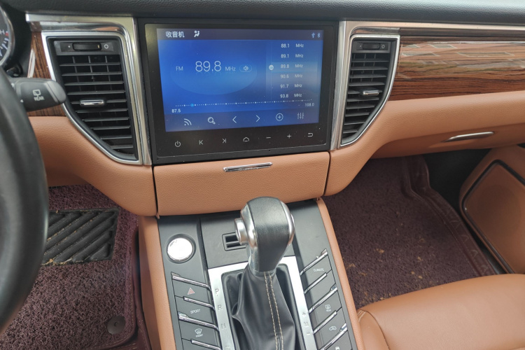 众泰SR9 2017款 2.0T 自动极致之梦版局部细节16