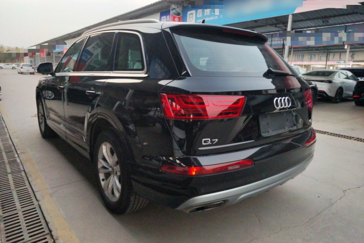 奥迪Q7 2016款 45 TFSI 技术型车身外观4